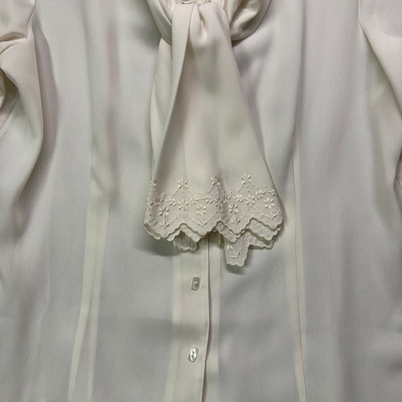 Jaclyn Smith Bow Blouse with Embroidered Detail Sz12 Old Money Preppy Vintage - Picture 4 of 8